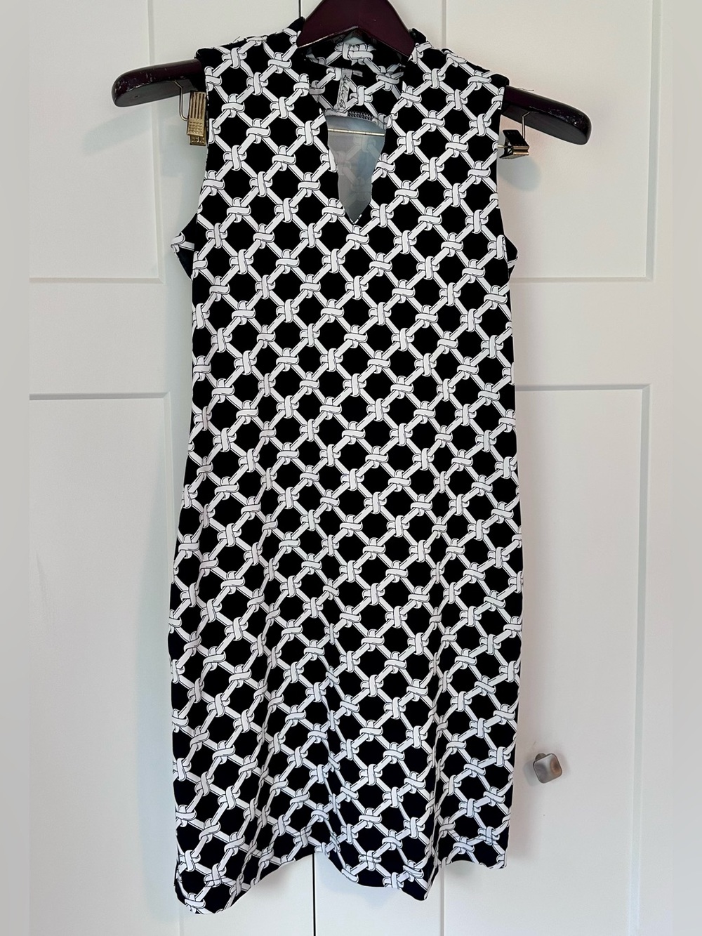 Lulu B Sleeveless Black & White Geometric Shift Dress EUC